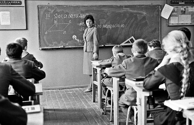 А сейчас гениальные вопросы учителей! Ученик: "Я забыл тетрадь"...