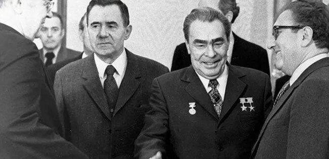 Какую должность почти 30 лет занимал Андрей Громыко?