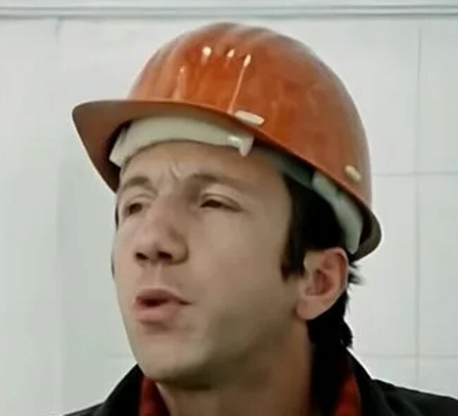 Как звали героя Савелия Крамарова в картине Большая перемена?