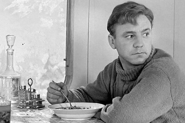 Во сколько обходилась крупа гречневая-ядрица за один килограмм?