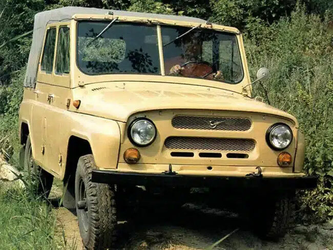 Какой автомобиль изображен на фото?