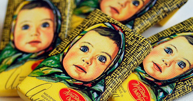 Попробуйте узнать по фото прототипы известных скульптур, мультфильмов и оберток. Чьи черты вам покажутся знакомыми?