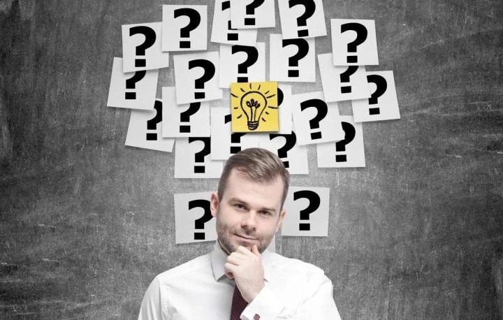 Чьё имя носит закон электромагнитной индукции?
