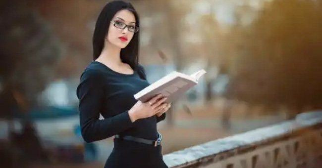 Только начитанный человек определит известного автора стихотворения по нескольким строкам. А вы?