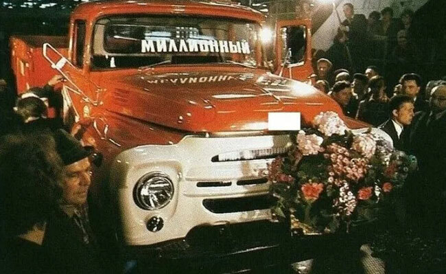 Назовите марку этого автомобиля?
