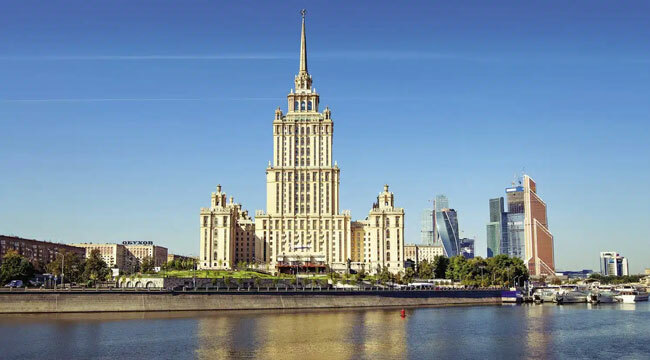 Строительство какого грандиозного советского проекта было остановлено из-за начала Великой Отечественной войны?