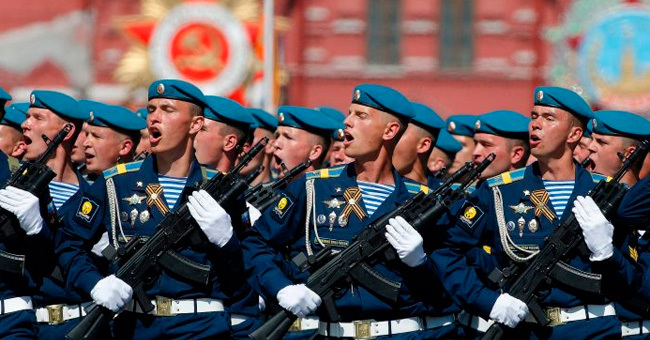 А вы отгадаете воинские звания армии и флота России по погонам?