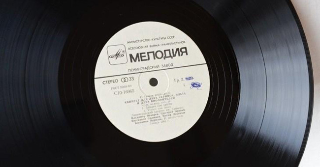 Сможете закончить строчки этих песен времен Советского Союза?