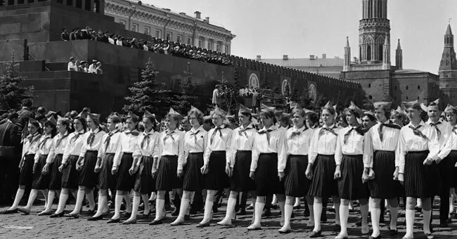 Сумеете вспомнить все страны, с которыми СССР граничил по суше?