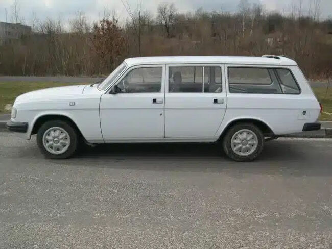 Теперь проверим знание автомобилей ГАЗ. Как называется эта «Волга»?