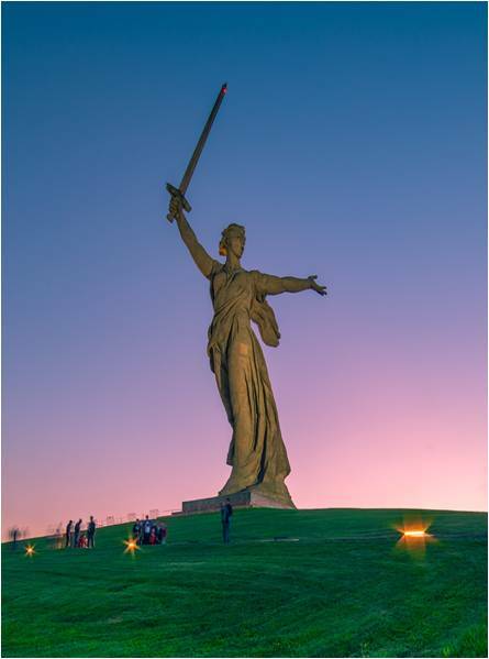 3.Символом и визитной карточкой какого города является одна из самых больших и известных в мире скульптур «Родина-мать»?